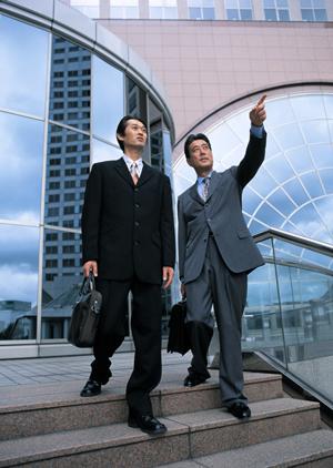 オーダーメイドのランドセルを作る工場